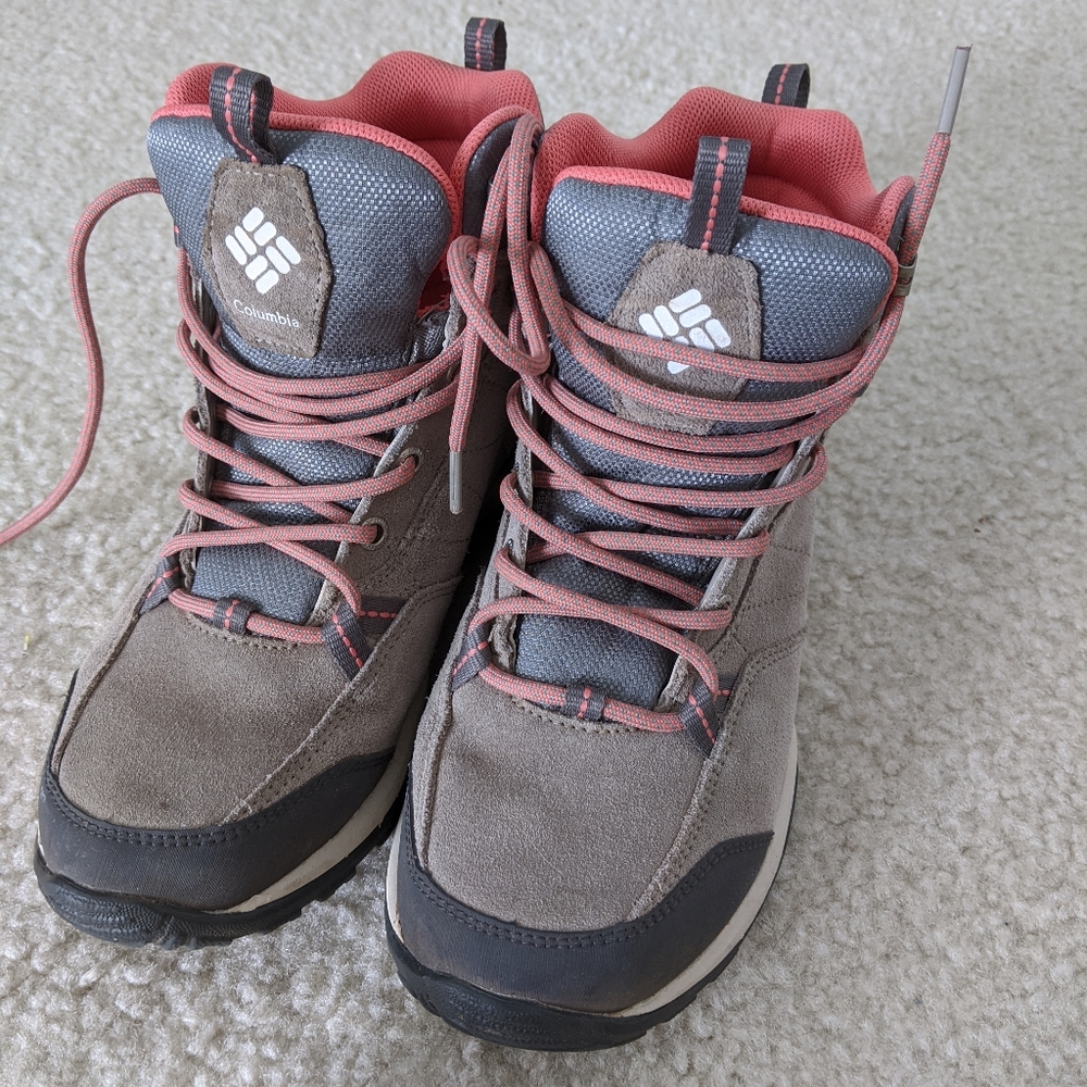 Columbia Women's Hiking Boots Size 8
